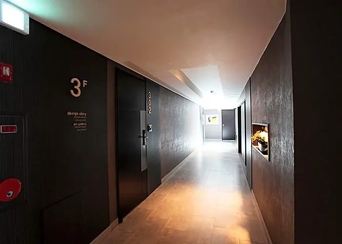 Hansung Entrance